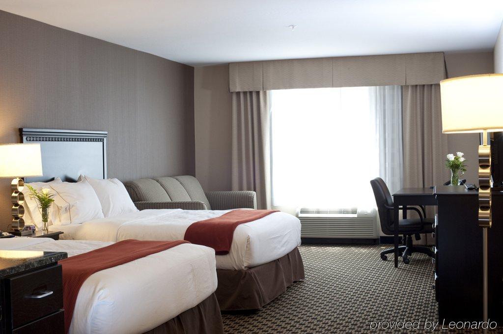 Holiday Inn Express & Suites - Green Bay East, An Ihg Hotel Room photo